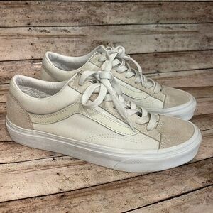 VANS Old Skool Cream & White Shoes Sz Women’s 7 or Men’s 5.5